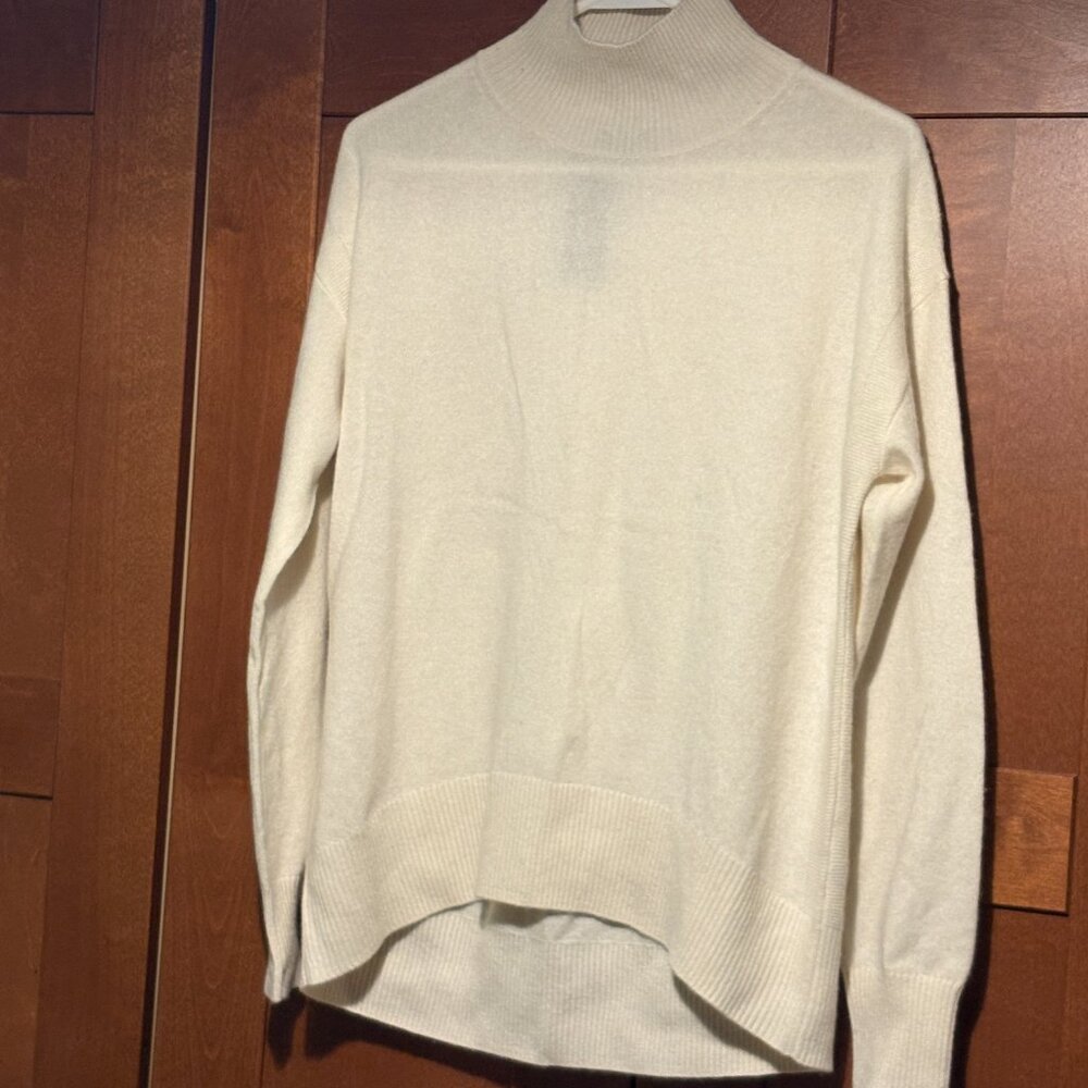 Banana Republic Cashmere Cream Mock neck Pullover Sweater Sz S NWT
